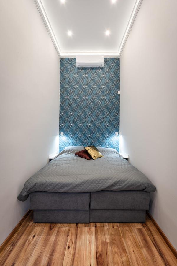 Premium Art Deco Apartment At Broadway // 4Bdr & 3Br ブダペスト エクステリア 写真