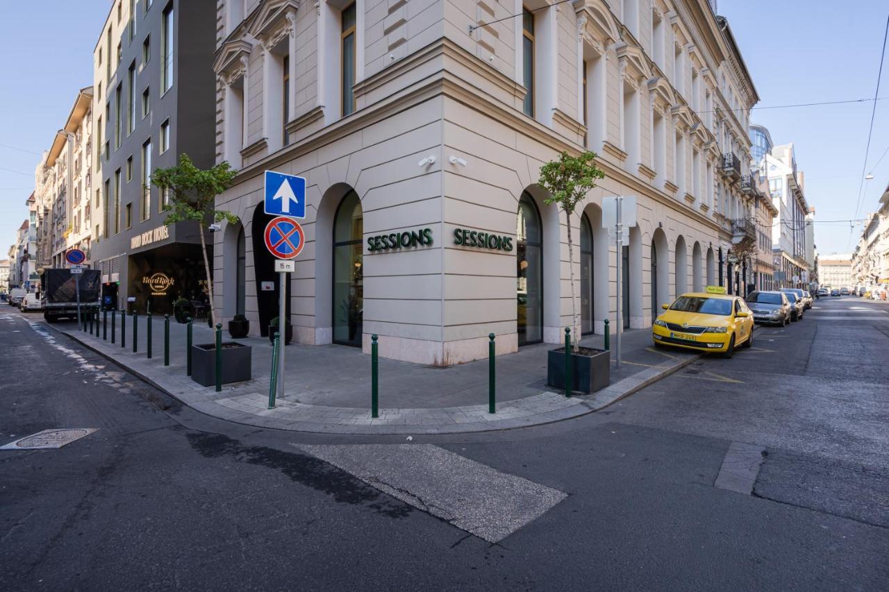 Premium Art Deco Apartment At Broadway // 4Bdr & 3Br ブダペスト エクステリア 写真