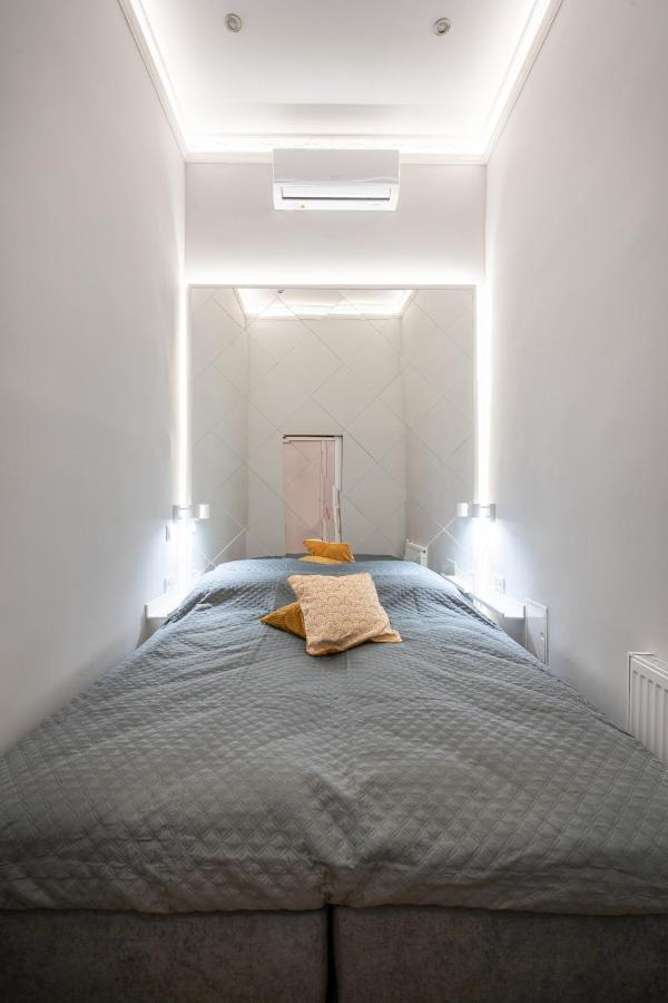 Premium Art Deco Apartment At Broadway // 4Bdr & 3Br ブダペスト エクステリア 写真